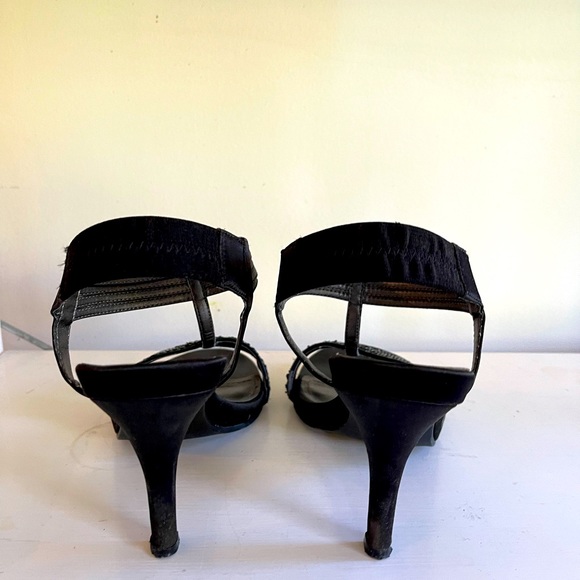 Kenneth Cole Black Heels, size 8 - Picture 4 of 4